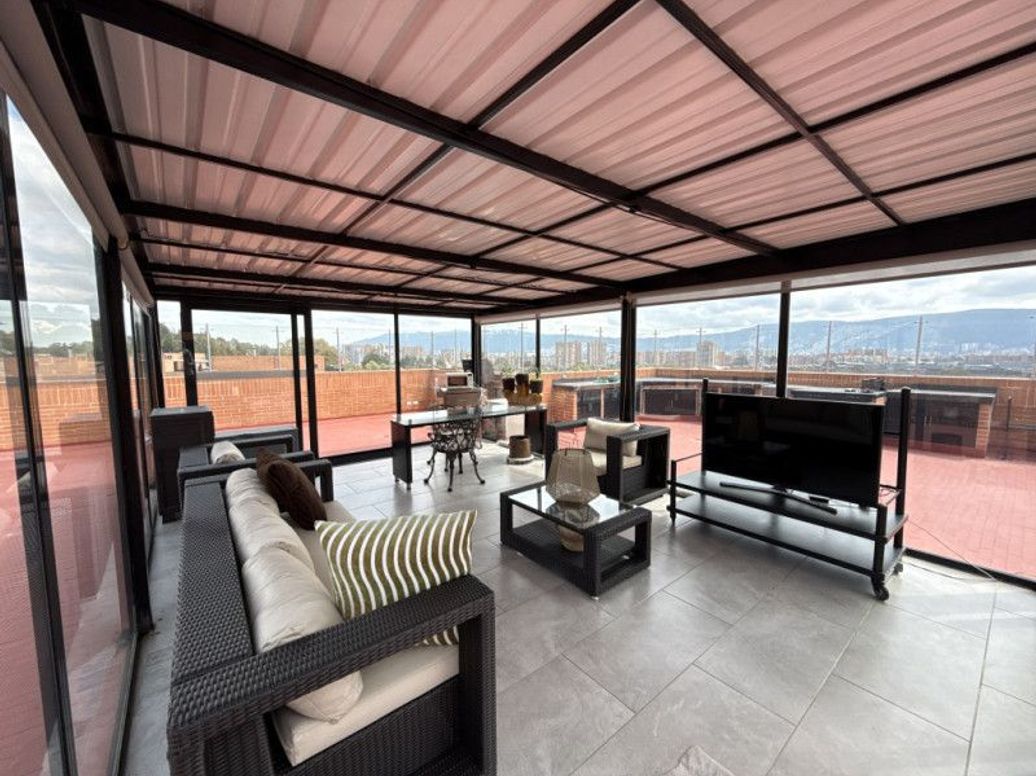 Apartamento de 5 alcobas en venta en Casa Blanca Suba, Bogotá, 660 m² · foto 2 de 20