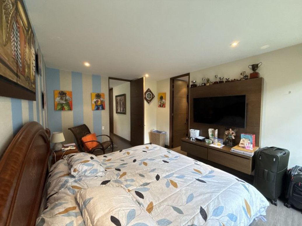 Apartamento de 4 alcobas en venta en Cedritos, Bogotá, 340 m² · foto 16 de 20
