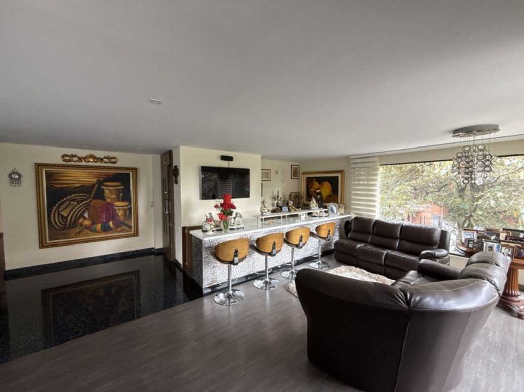 Apartamento de 4 alcobas en venta en Cedritos, Bogotá, 340 m² · foto 5 de 20