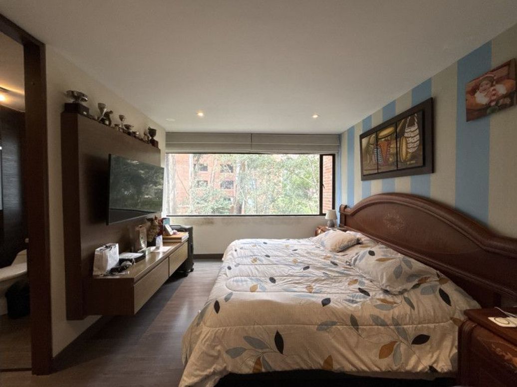 Apartamento de 4 alcobas en venta en Cedritos, Bogotá, 340 m² · foto 13 de 20