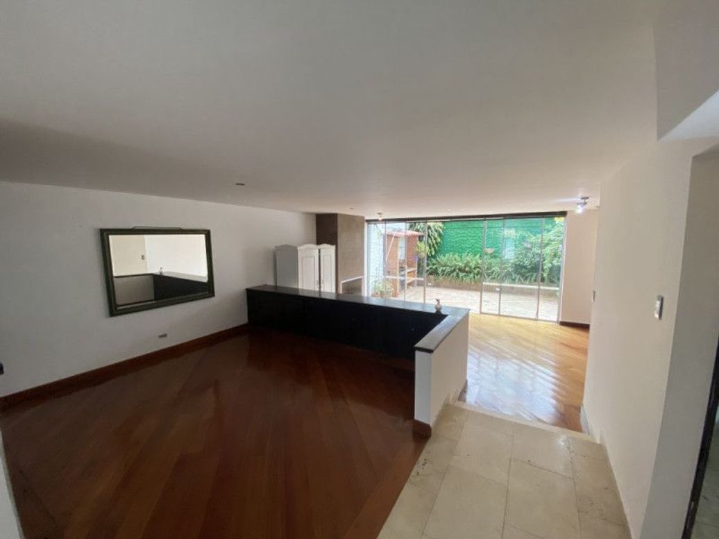 Casa de 3 alcobas en venta en Molinos Norte, Bogotá, 240 m² · foto 5 de 20