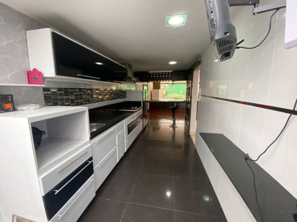 Casa de 3 alcobas en venta en Molinos Norte, Bogotá, 240 m² · foto 9 de 20