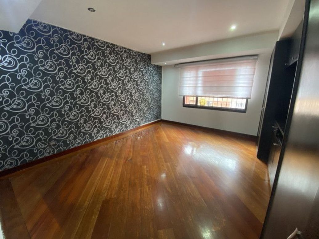 Casa de 3 alcobas en venta en Molinos Norte, Bogotá, 240 m² · foto 13 de 20