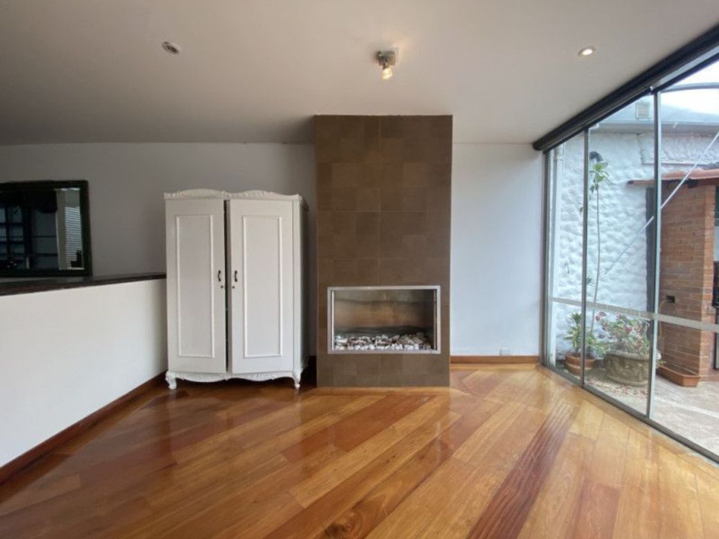 Casa de 3 alcobas en venta en Molinos Norte, Bogotá, 240 m² · foto 3 de 20