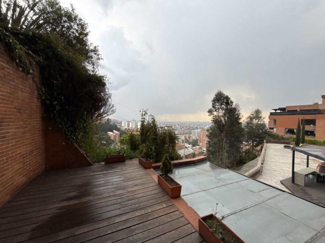 Apartamento de 4 alcobas en venta en El Refugio, Bogotá, 450 m² · foto 16 de 20