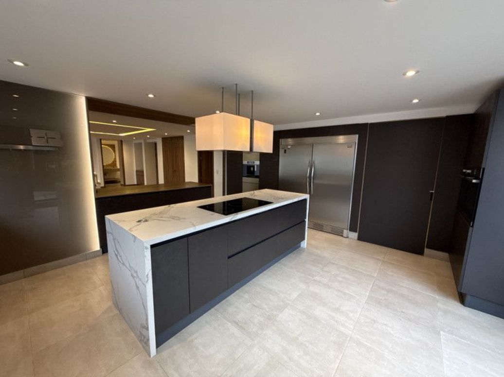 Apartamento de 4 alcobas en venta en El Refugio, Bogotá, 450 m² · foto 10 de 20
