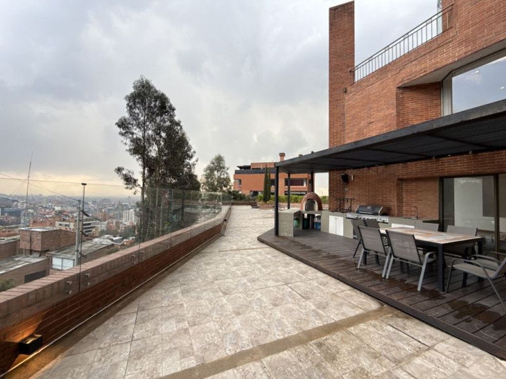Apartamento de 4 alcobas en venta en El Refugio, Bogotá, 450 m² · foto 13 de 20
