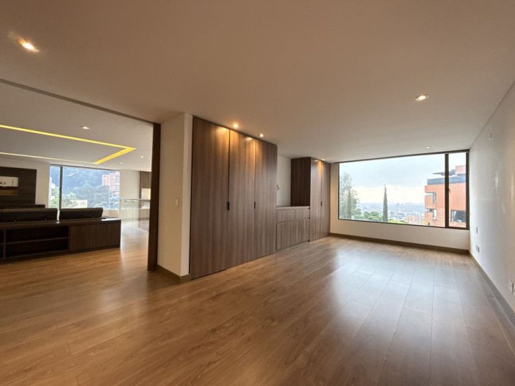 Apartamento de 4 alcobas en venta en El Refugio, Bogotá, 450 m² · foto 18 de 20