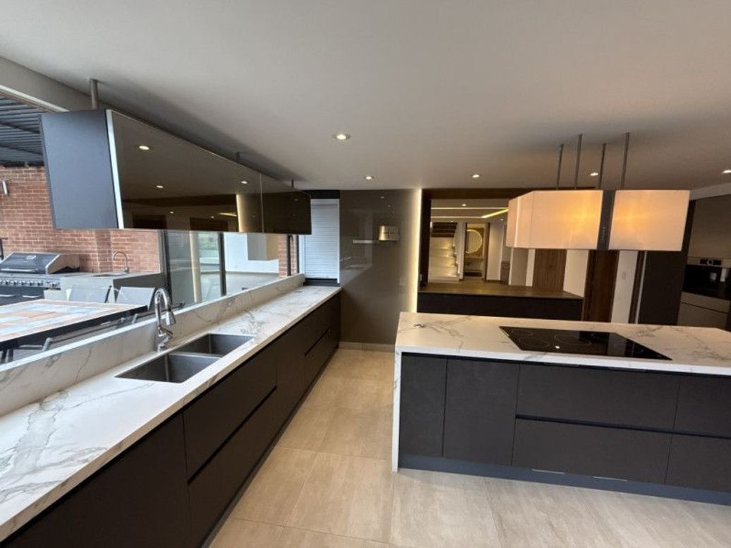 Apartamento de 4 alcobas en venta en El Refugio, Bogotá, 450 m² · foto 7 de 20