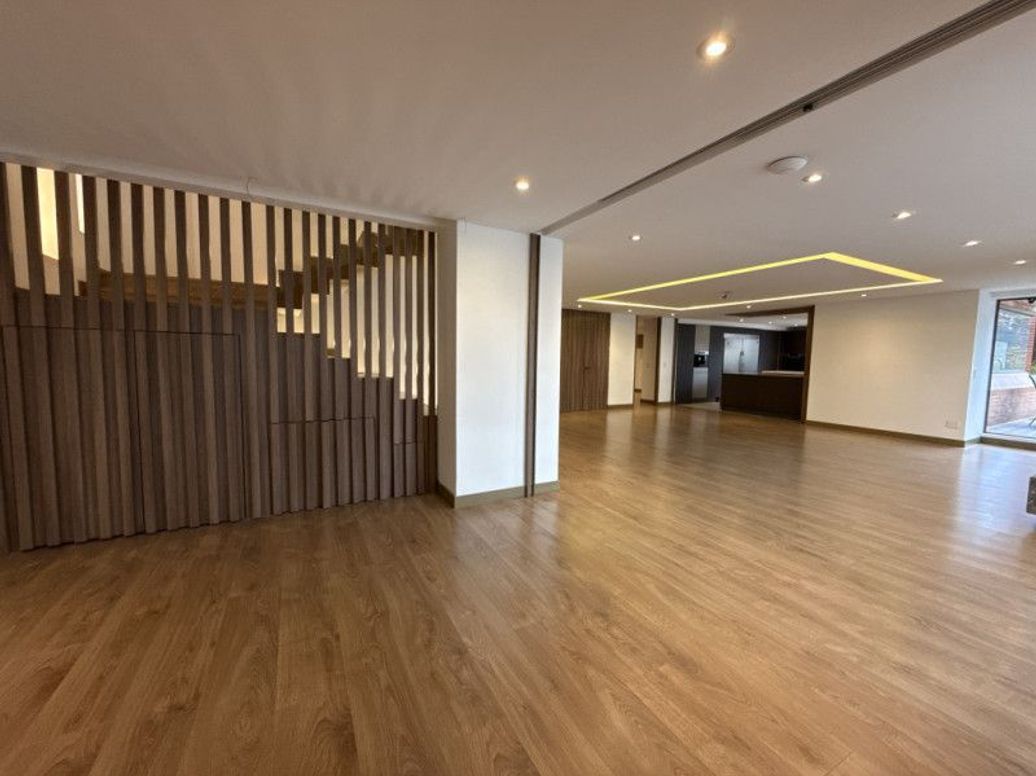Apartamento de 4 alcobas en venta en El Refugio, Bogotá, 450 m² · foto 5 de 20
