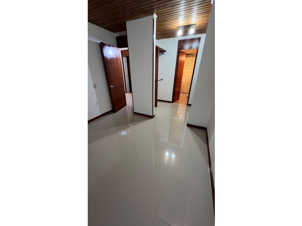 Casa de 3 alcobas en venta en Hayuelos, Bogotá, 87 m² · foto 2 de 19