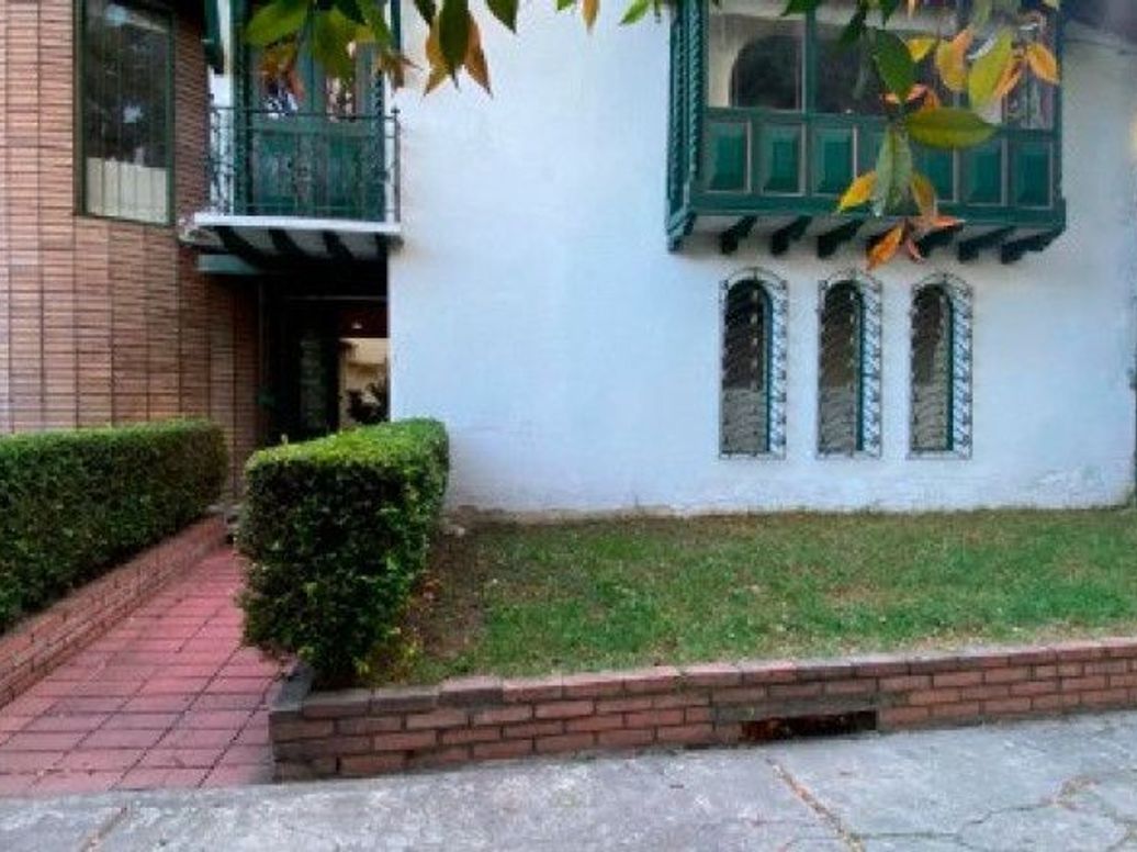 Casa de 4 alcobas en venta en Estoril, Bogotá, 244 m² · foto 2 de 16