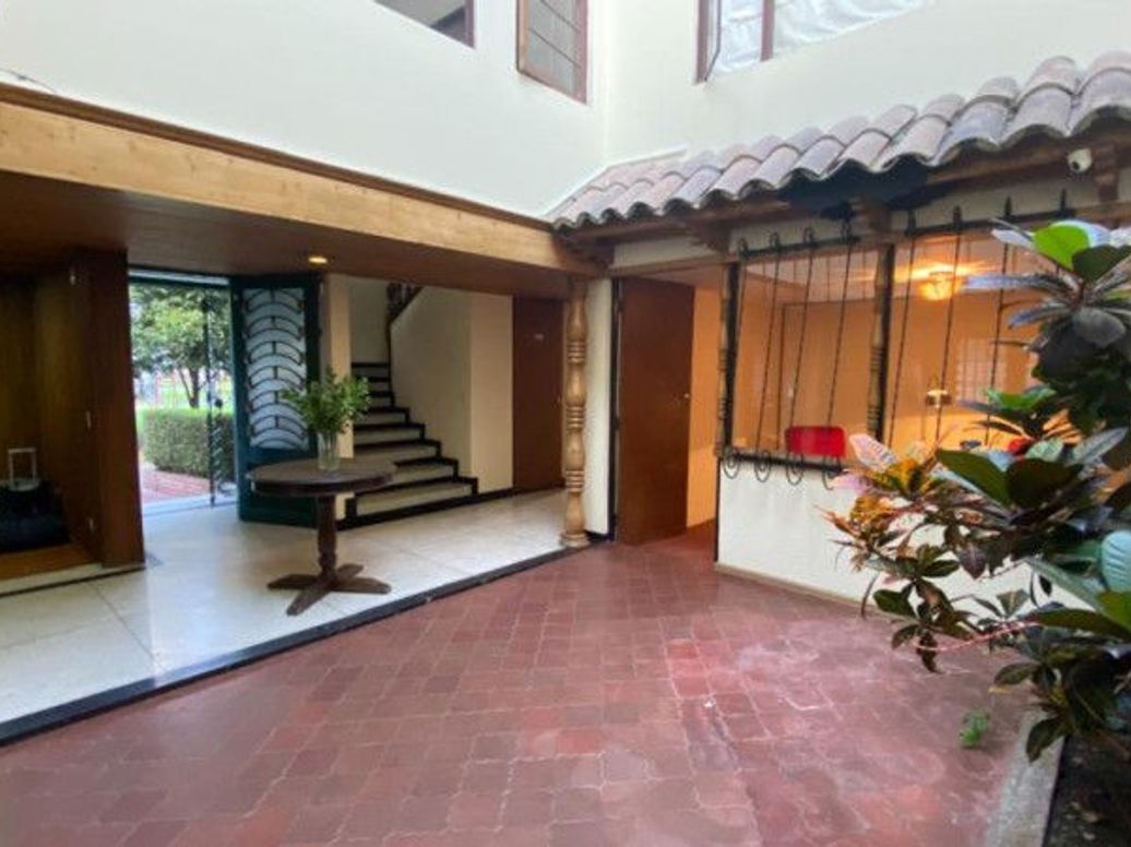 Casa de 4 alcobas en venta en Estoril, Bogotá, 244 m² · foto 3 de 16