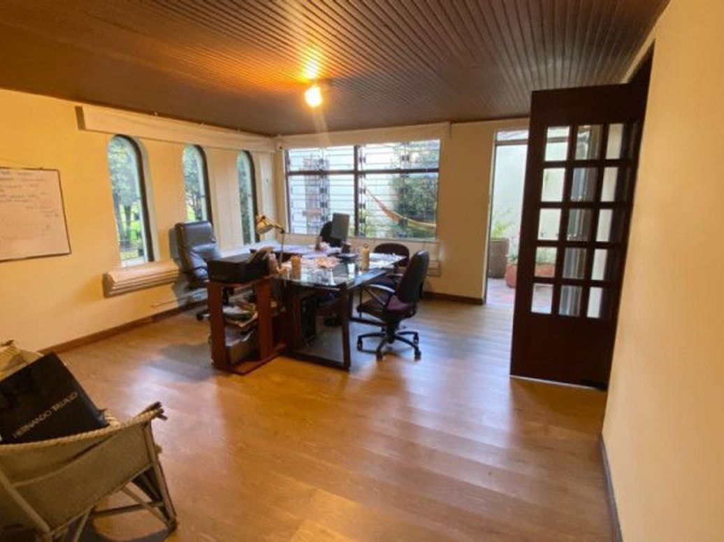 Casa de 4 alcobas en venta en Estoril, Bogotá, 244 m² · foto 4 de 16