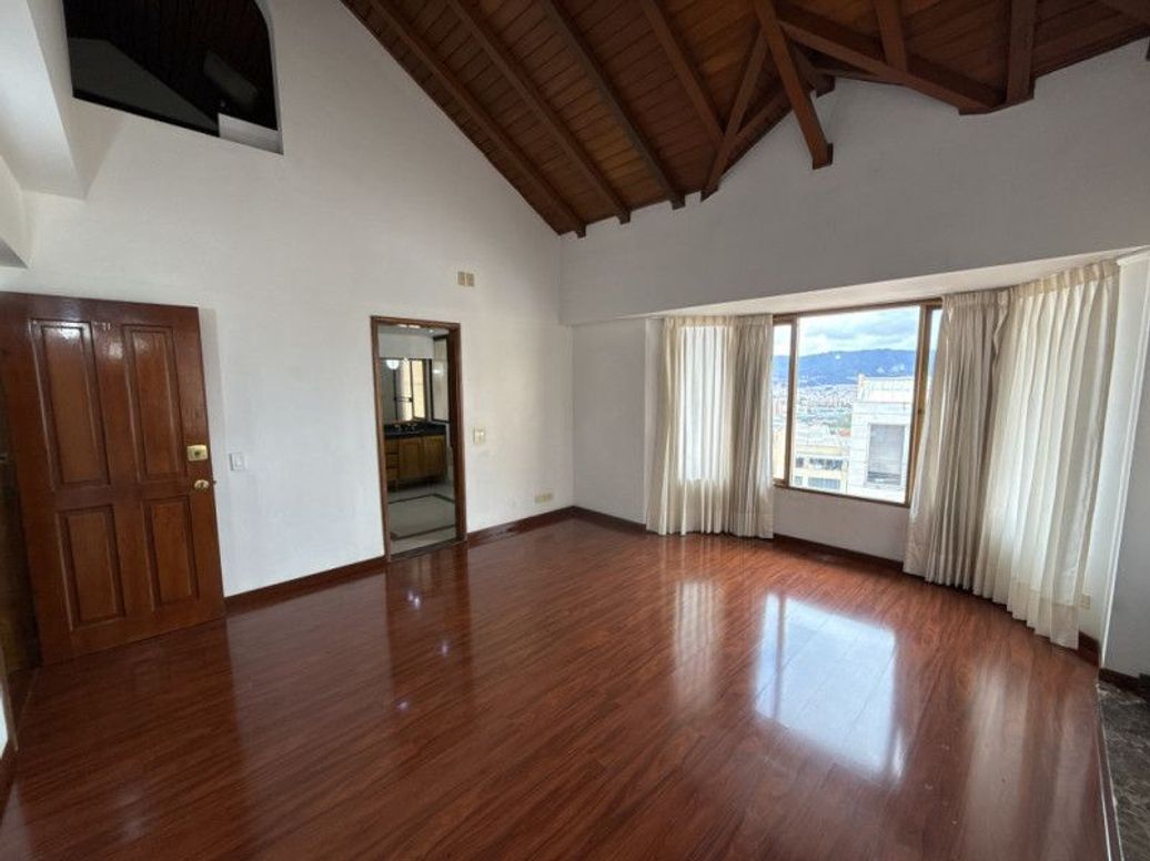 Casa de 5 alcobas en venta en Casa Blanca Suba, Bogotá, 280 m² · foto 15 de 20