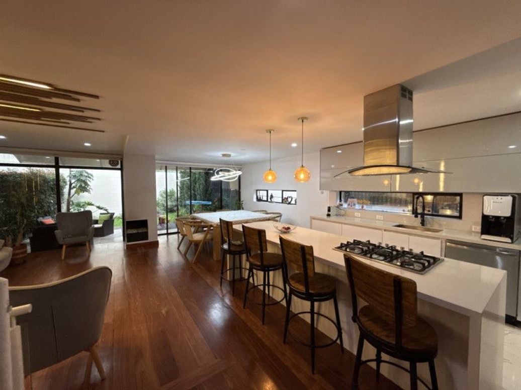 Casa de 3 alcobas en venta en A.S.D., Bogotá, 283 m² · foto 2 de 20