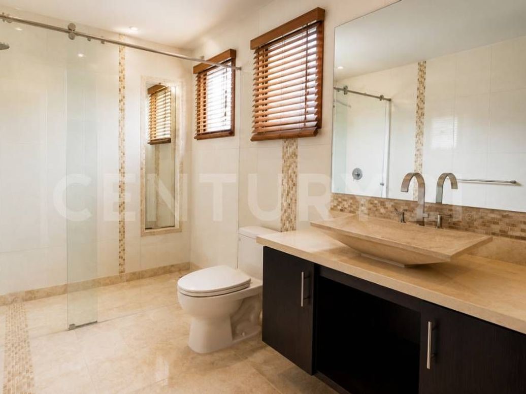 Casa de 3 alcobas en venta en San José De Bavaria, Bogotá, 350 m² · foto 17 de 20