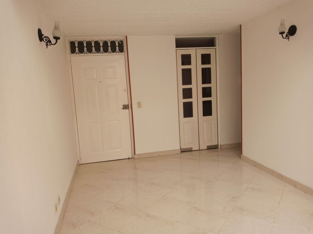 Apartamento de 3 alcobas en venta en Ub. El Cortijo, Bogotá, 65 m² · foto 2 de 20