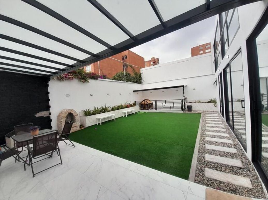 Casa de 6 alcobas en venta en Molinos Norte, Bogotá, 530 m² · foto 8 de 20