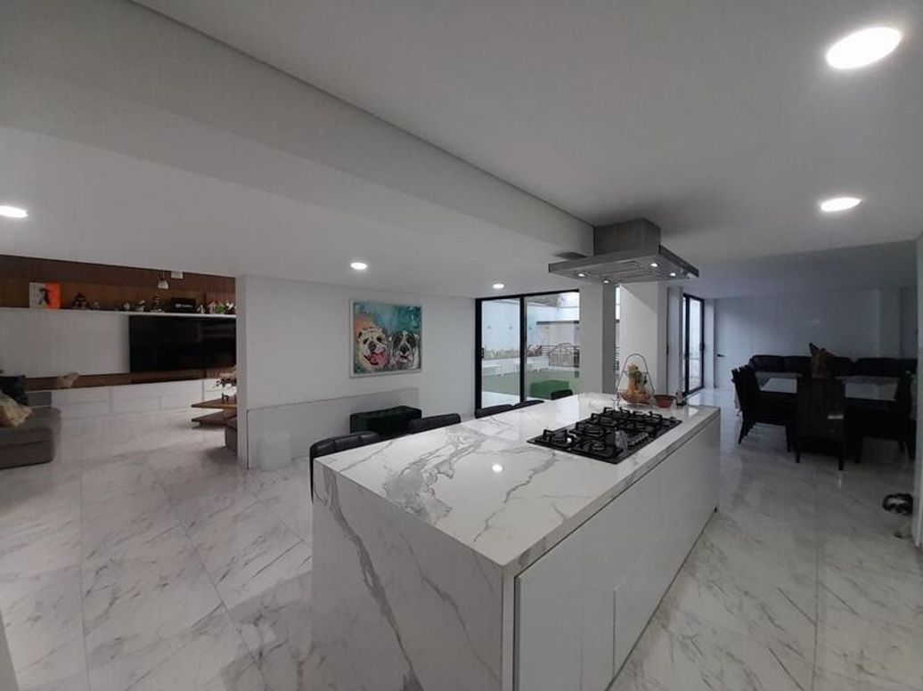 Casa de 6 alcobas en venta en Molinos Norte, Bogotá, 530 m² · foto 4 de 20