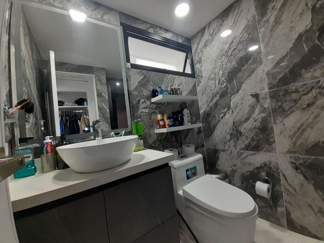 Casa de 6 alcobas en venta en Molinos Norte, Bogotá, 530 m² · foto 13 de 20