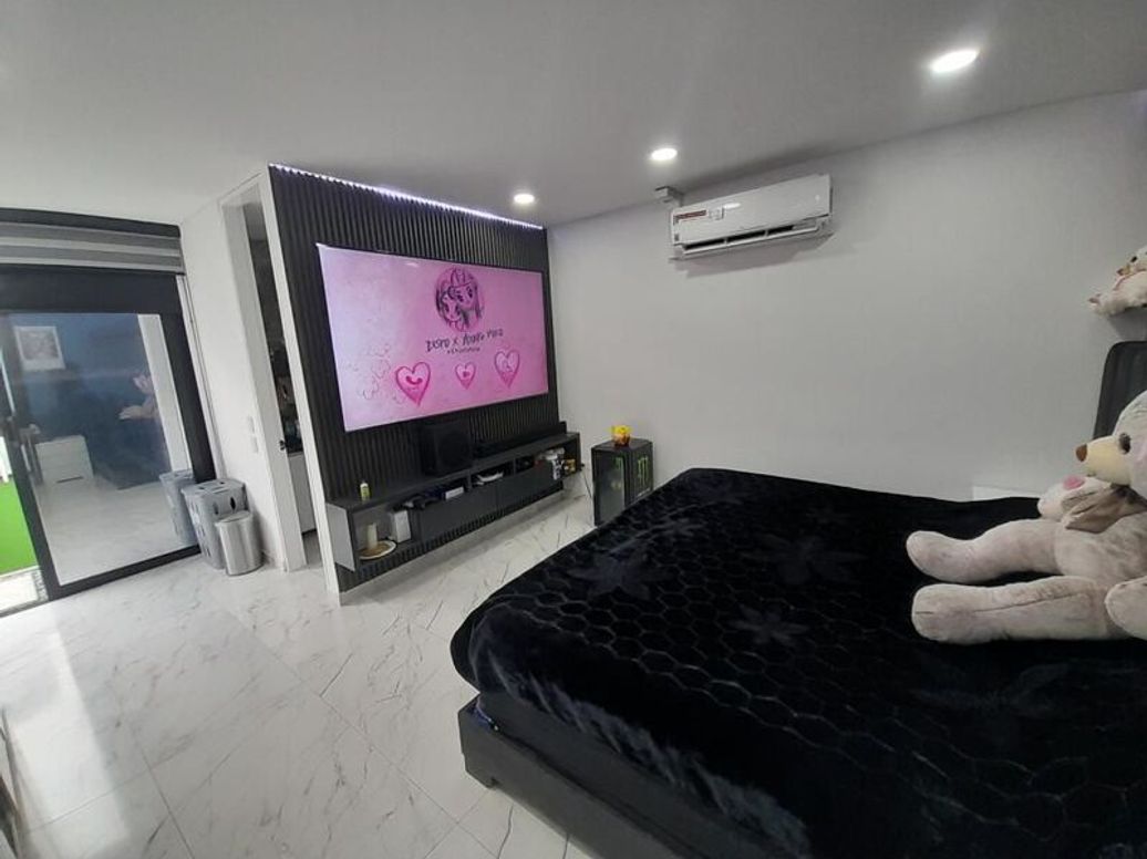 Casa de 6 alcobas en venta en Molinos Norte, Bogotá, 530 m² · foto 15 de 20