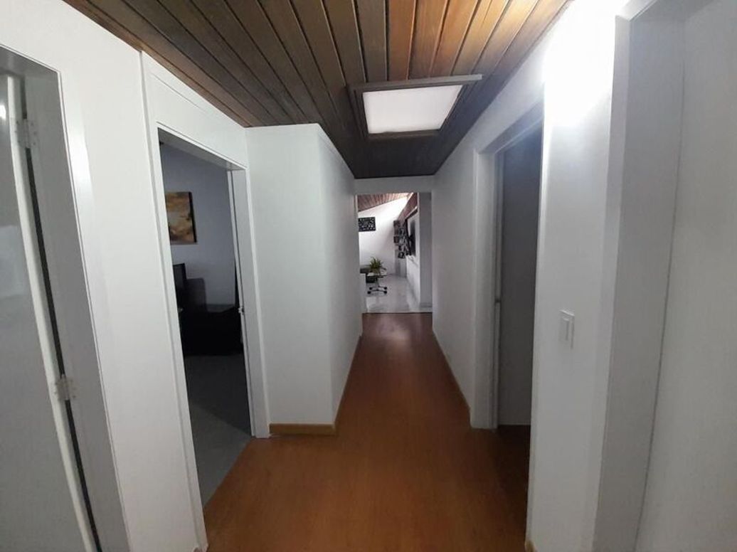 Casa de 6 alcobas en venta en Molinos Norte, Bogotá, 530 m² · foto 16 de 20