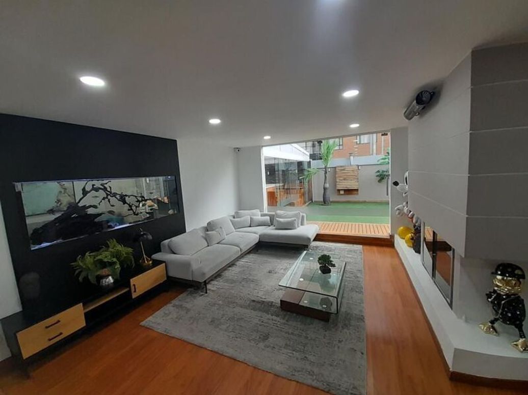 Casa de 6 alcobas en venta en Molinos Norte, Bogotá, 651 m² · foto 6 de 20