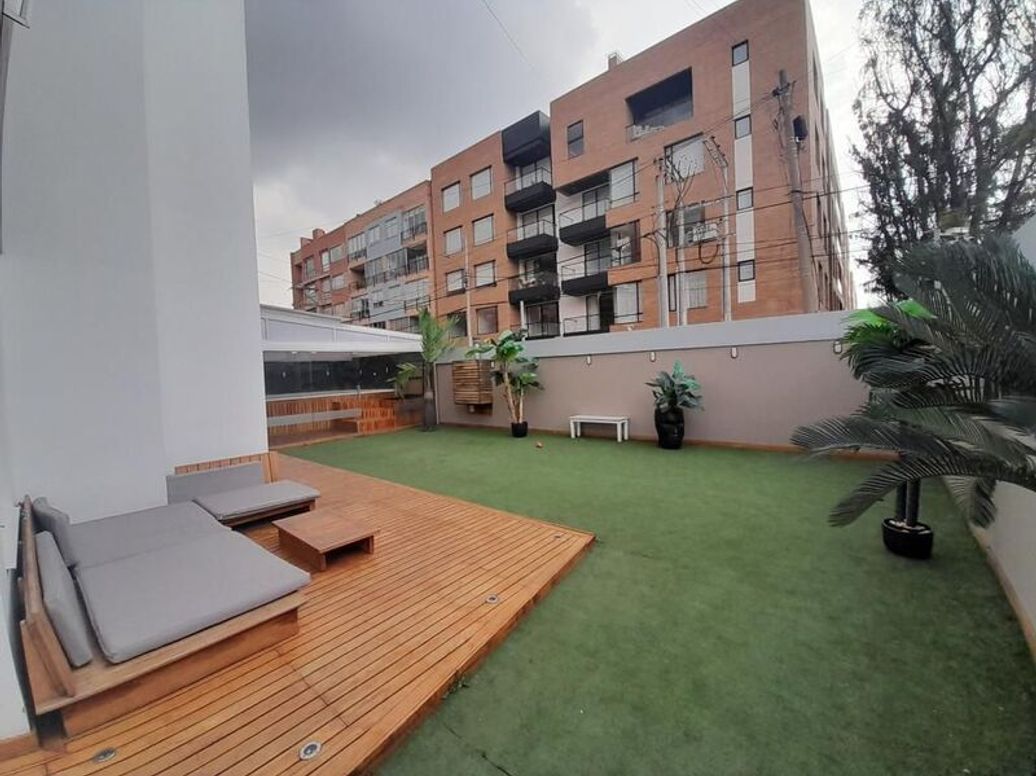 Casa de 6 alcobas en venta en Molinos Norte, Bogotá, 651 m² · foto 3 de 20