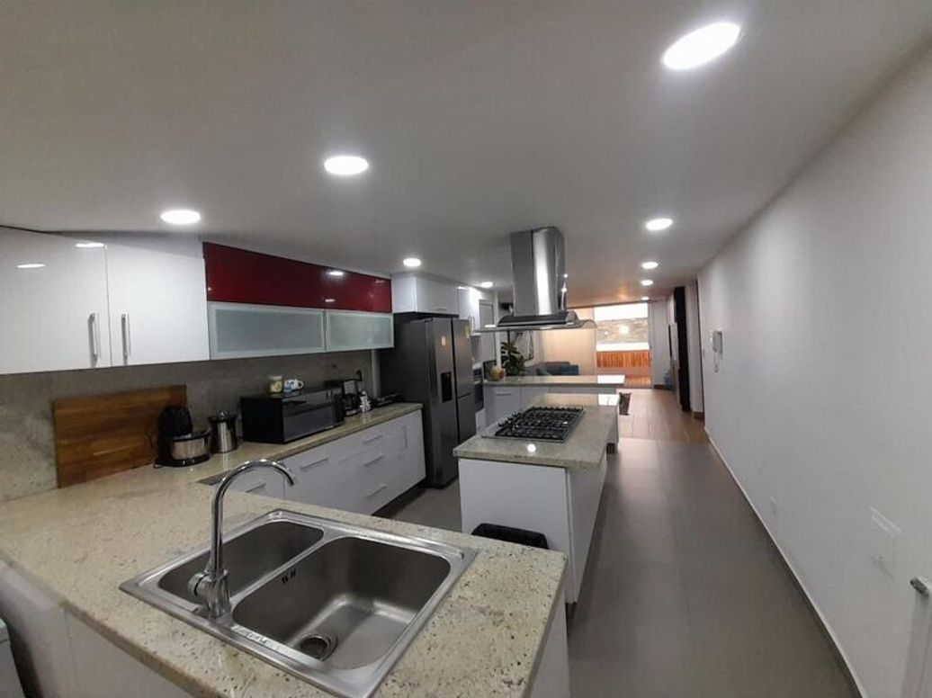 Casa de 6 alcobas en venta en Molinos Norte, Bogotá, 651 m² · foto 12 de 20