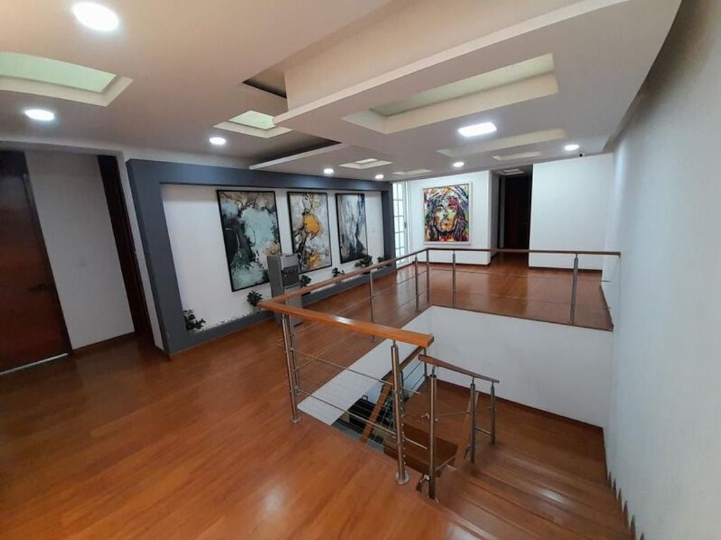 Casa de 6 alcobas en venta en Molinos Norte, Bogotá, 651 m² · foto 19 de 20