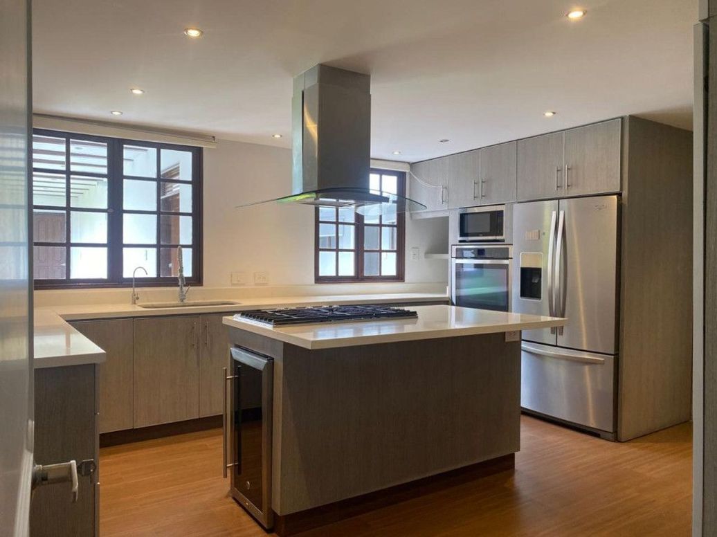 Casa de 5 alcobas en venta en Santa Ana Oriental, Bogotá, 550 m² · foto 4 de 20