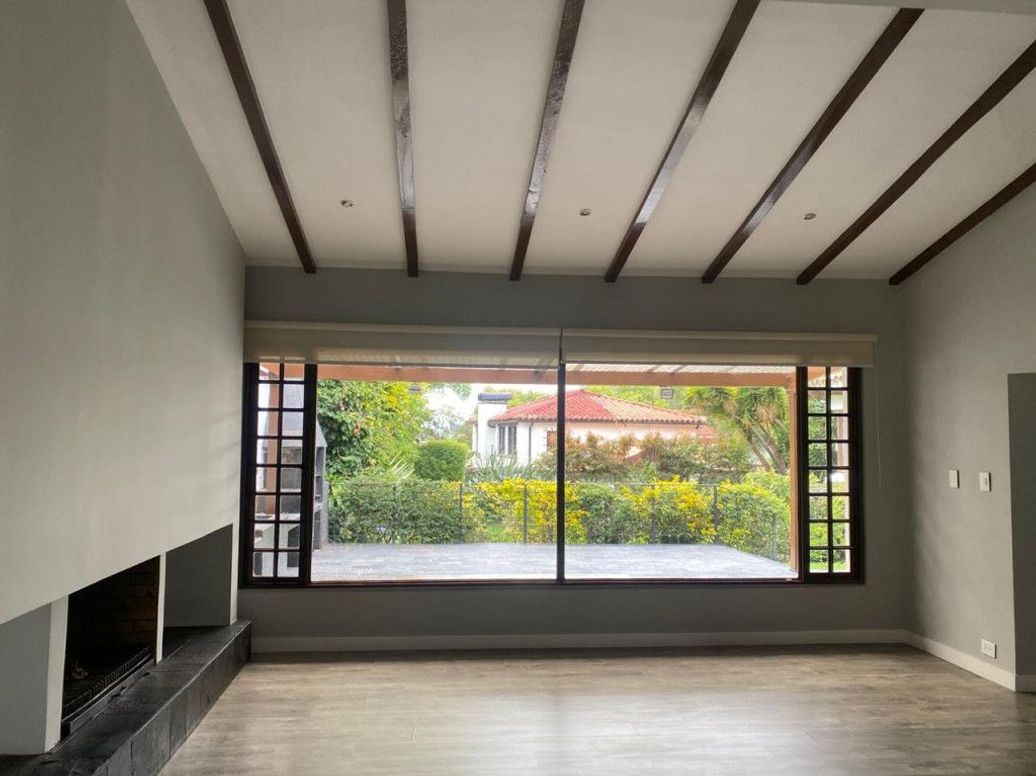Casa de 5 alcobas en venta en Santa Ana Oriental, Bogotá, 550 m² · foto 3 de 20