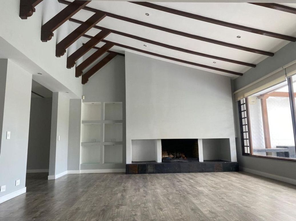 Casa de 5 alcobas en venta en Santa Ana Oriental, Bogotá, 550 m² · foto 2 de 20