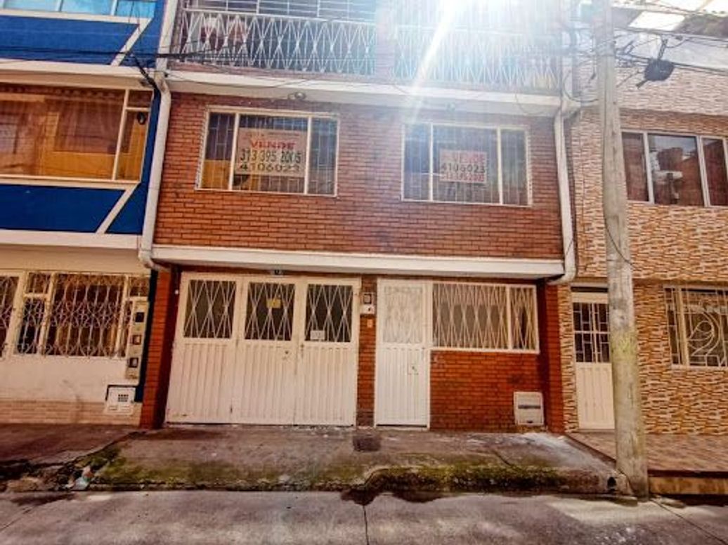 Casa de 5 alcobas en venta en Aures, Bogotá, 260 m² · foto 2 de 20