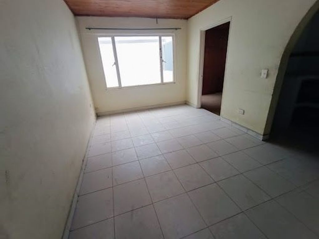Casa de 5 alcobas en venta en Aures, Bogotá, 260 m² · foto 9 de 20