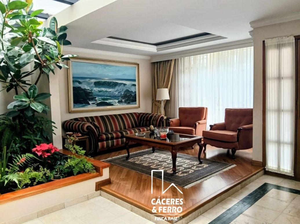 Casa de 5 alcobas en venta en Cedritos, Bogotá, 650 m² · foto 3 de 16