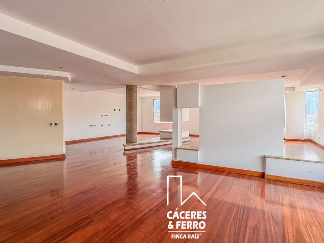 Apartamento de 5 alcobas en venta en Santa Barbara Oriental, Bogotá, 340 m² · foto 4 de 20