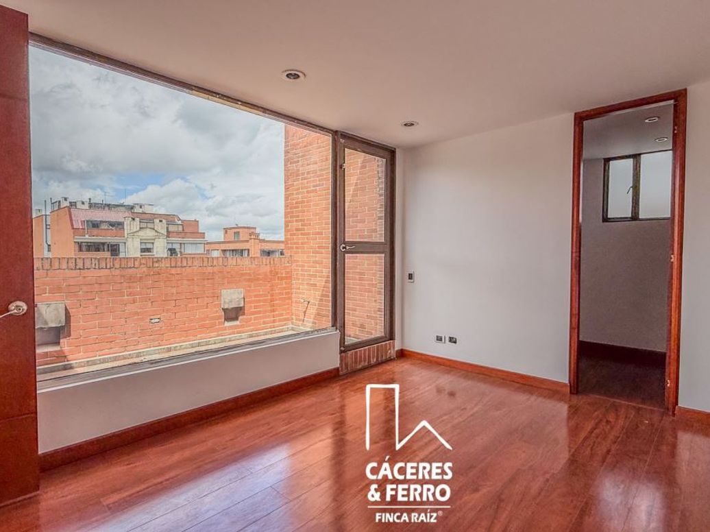 Apartamento de 5 alcobas en venta en Santa Barbara Oriental, Bogotá, 340 m² · foto 17 de 20