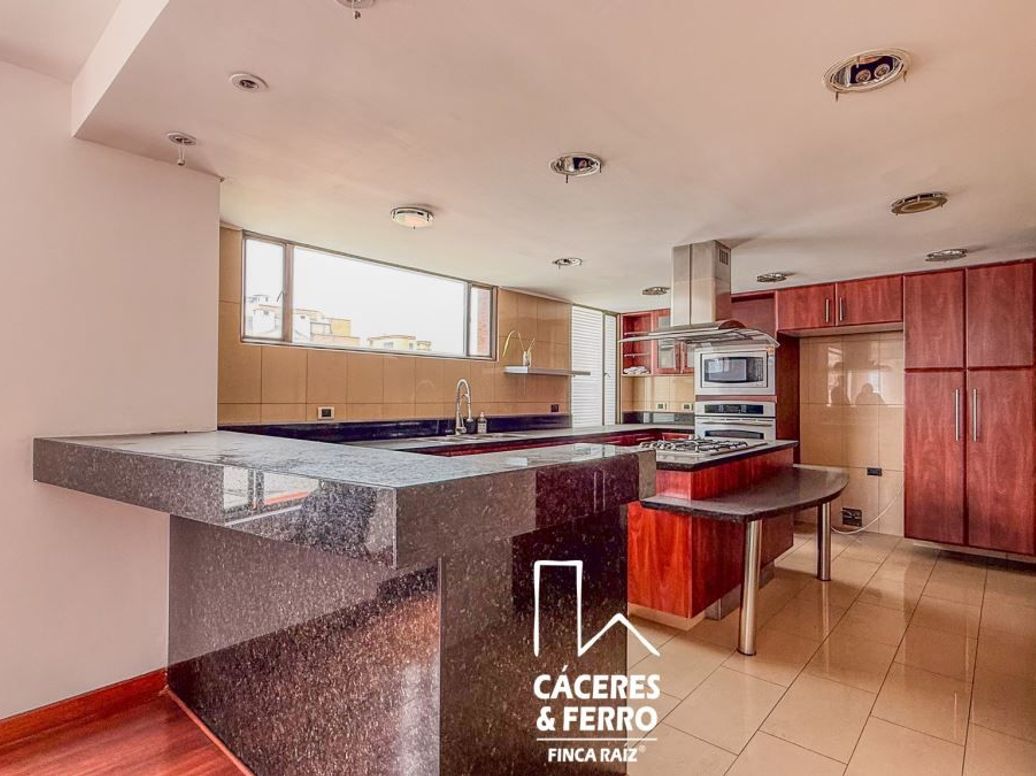 Apartamento de 5 alcobas en venta en Santa Barbara Oriental, Bogotá, 340 m² · foto 5 de 20