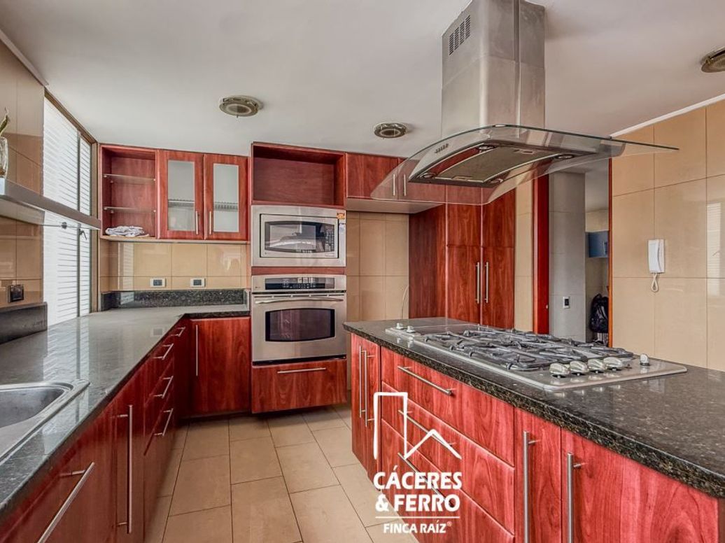 Apartamento de 5 alcobas en venta en Santa Barbara Oriental, Bogotá, 340 m² · foto 6 de 20