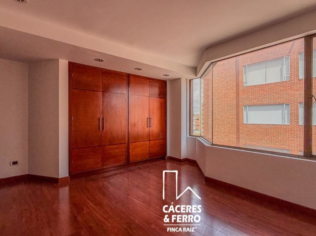 Apartamento de 5 alcobas en venta en Santa Barbara Oriental, Bogotá, 340 m² · foto 10 de 20