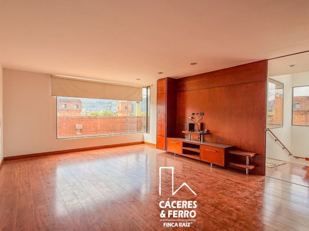 Apartamento de 5 alcobas en venta en Santa Barbara Oriental, Bogotá, 340 m² · foto 18 de 20