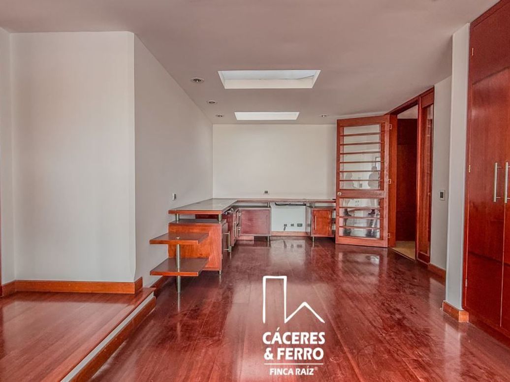 Apartamento de 5 alcobas en venta en Santa Barbara Oriental, Bogotá, 340 m² · foto 14 de 20