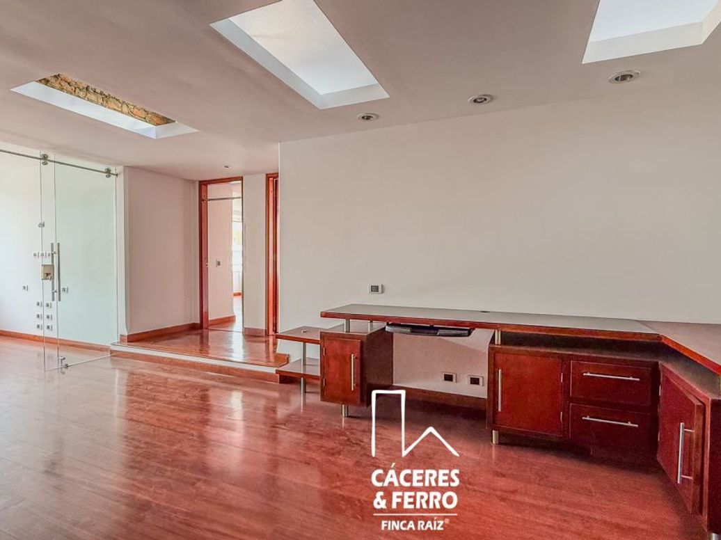 Apartamento de 5 alcobas en venta en Santa Barbara Oriental, Bogotá, 340 m² · foto 7 de 20
