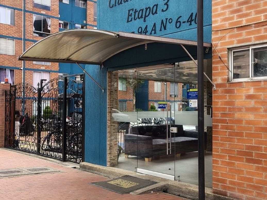 Apartamento de 2 alcobas en venta en Campo Alegre, Bogotá, 47 m² · foto 8 de 19