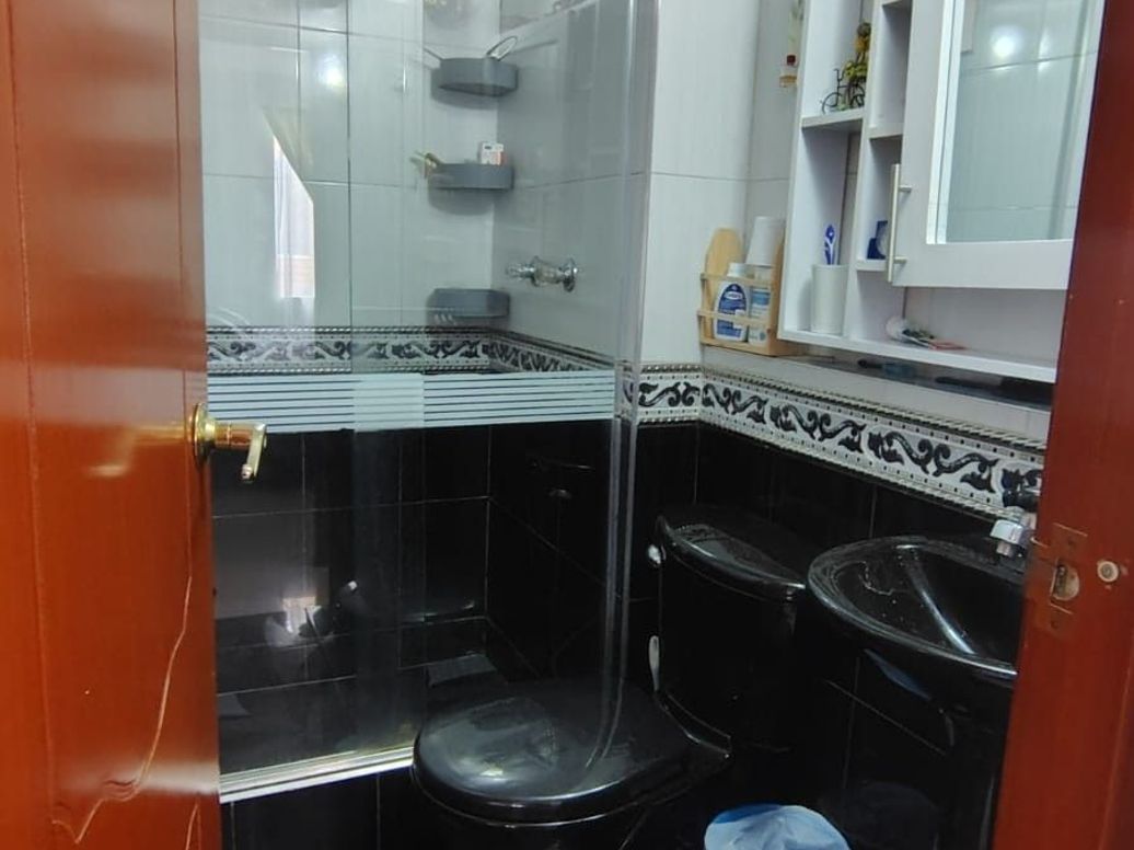 Apartamento de 2 alcobas en venta en Campo Alegre, Bogotá, 47 m² · foto 2 de 19