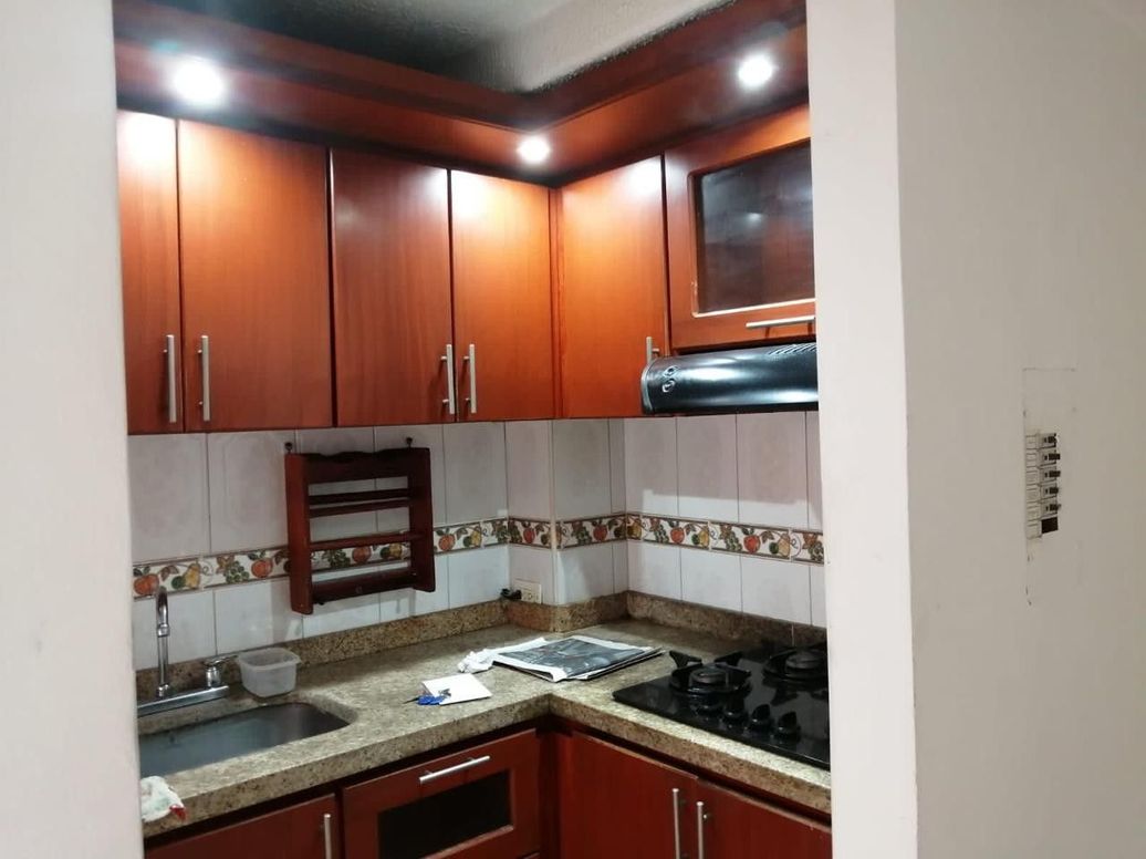 Apartamento de 3 alcobas en venta en Campo Alegre, Bogotá, 42 m² · foto 2 de 12