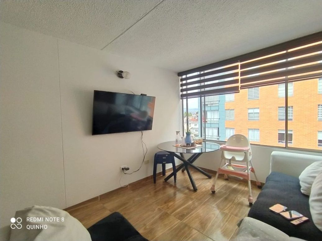 Apartamento de 2 alcobas en venta en Ub. Castilla Real, Bogotá, 55 m² · foto 2 de 18