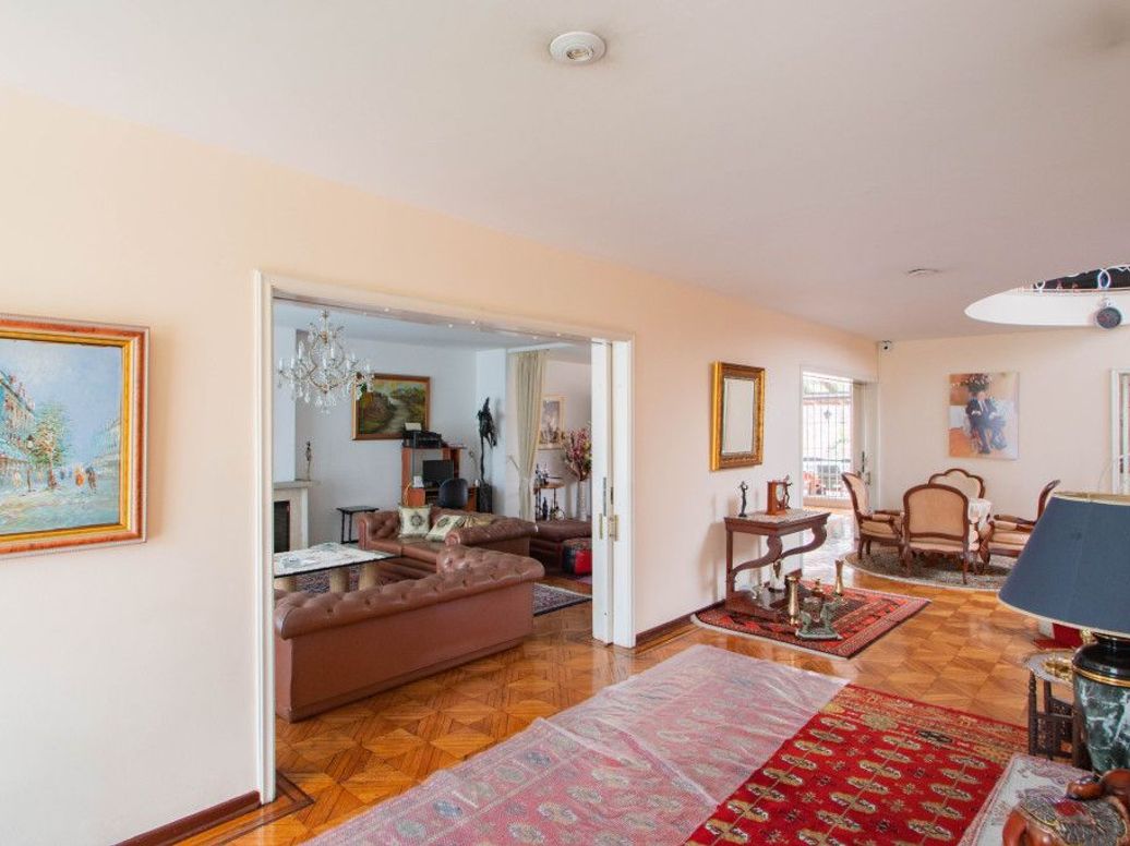 Casa de 5 alcobas en venta en Libertador, Bogotá, 857 m² · foto 2 de 20
